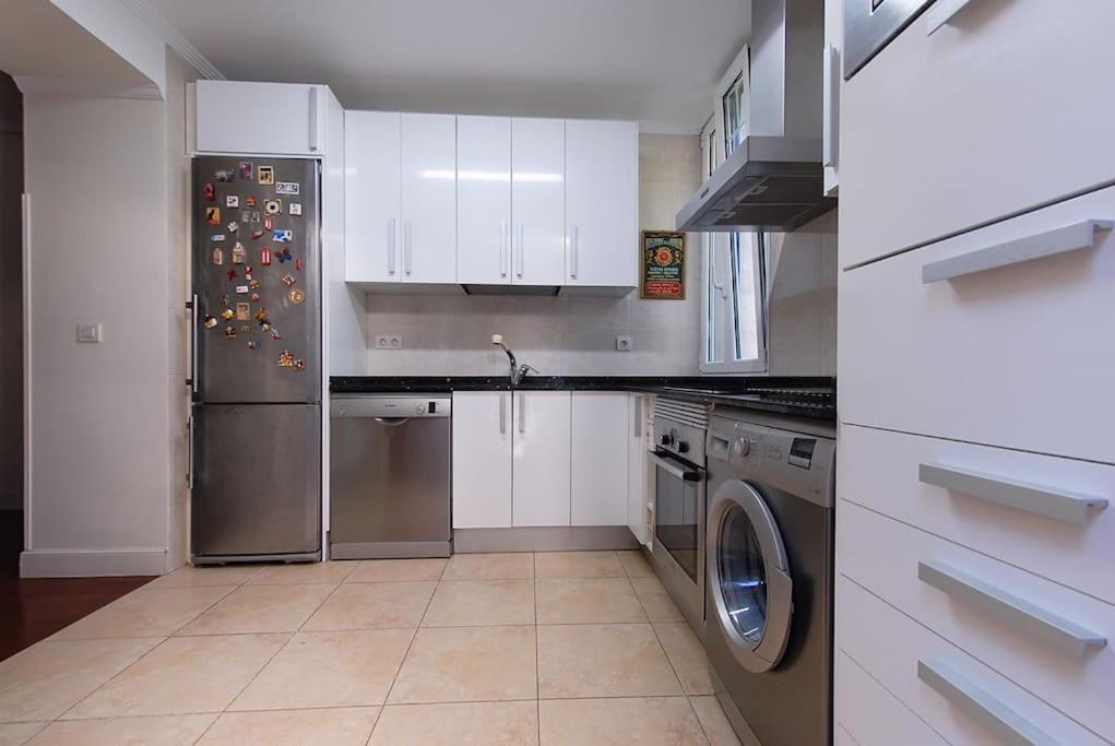 Apartamento En Casa Con Jardin + Garaje. E-Bi-201 Apartment Билбао Екстериор снимка